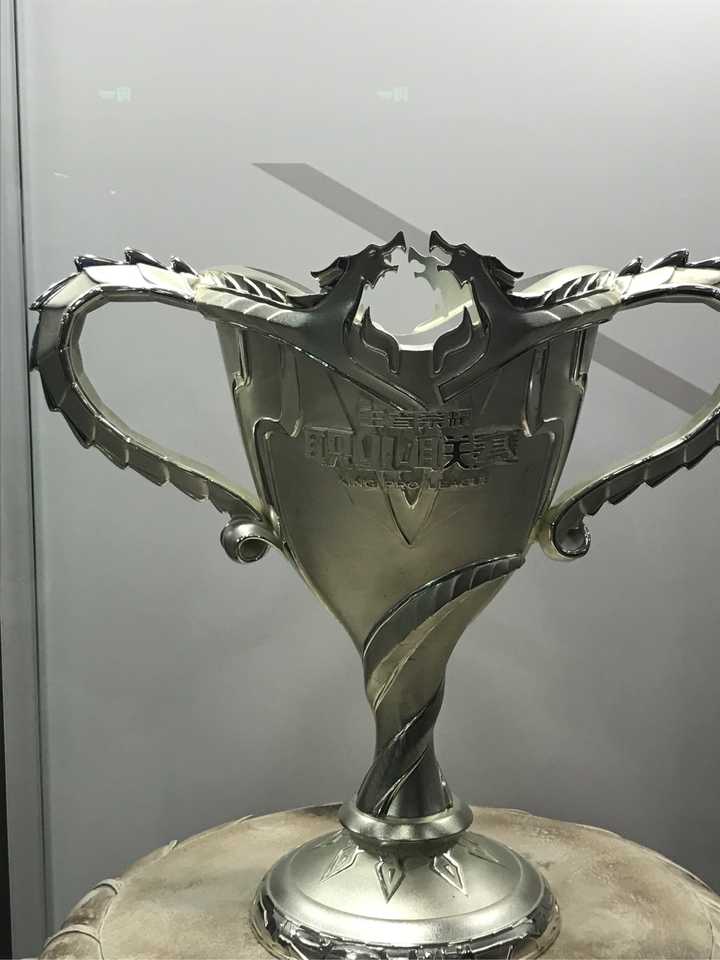 王者荣耀kpl5月10日ag超玩会vv两则微博暴露出什么问题?