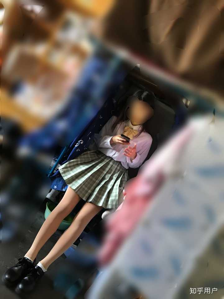 好羡慕娇娇小小的感觉啊,我初一的时候才134谁知道初三就168了呢?