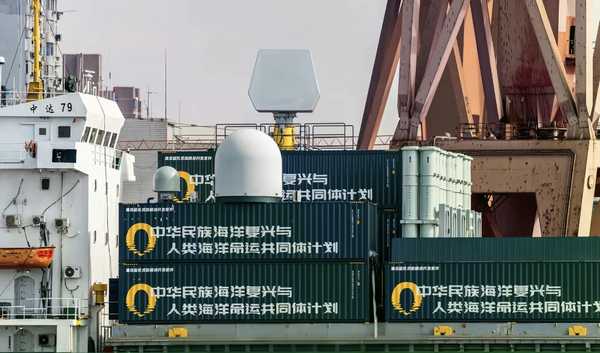 霍尔木兹海峡船舶通行再次完全中断，全球能源与航运要面临多大冲击？接下来油价会怎么走？