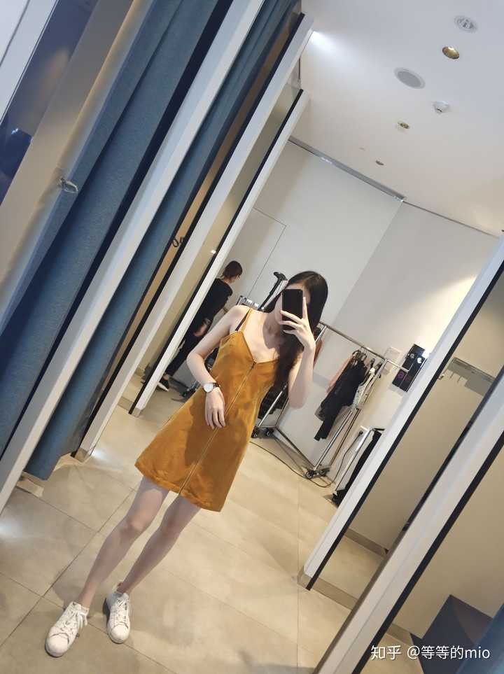 hia (发4都没有拉长腿,没有瘦腿) 不露脸都好说  最喜欢在试衣间拍