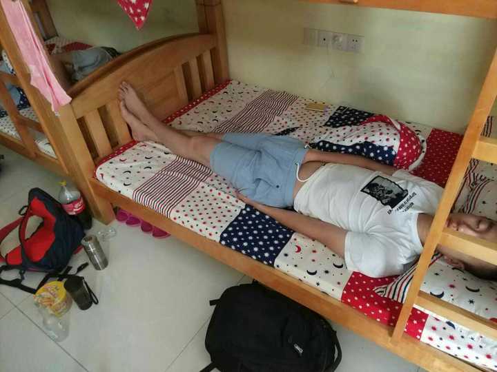 室友都很开放是一种什么样的体验?