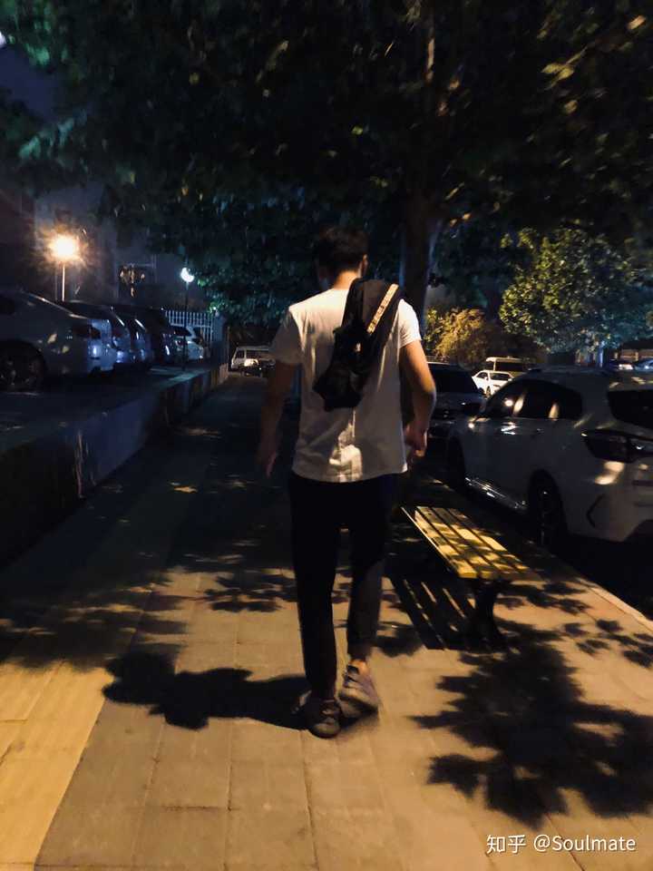 情侣间 25cm的身高差是什么感觉 男高女低 知乎 情侣间 25cm的身高差是什么感觉 男高女低 知乎