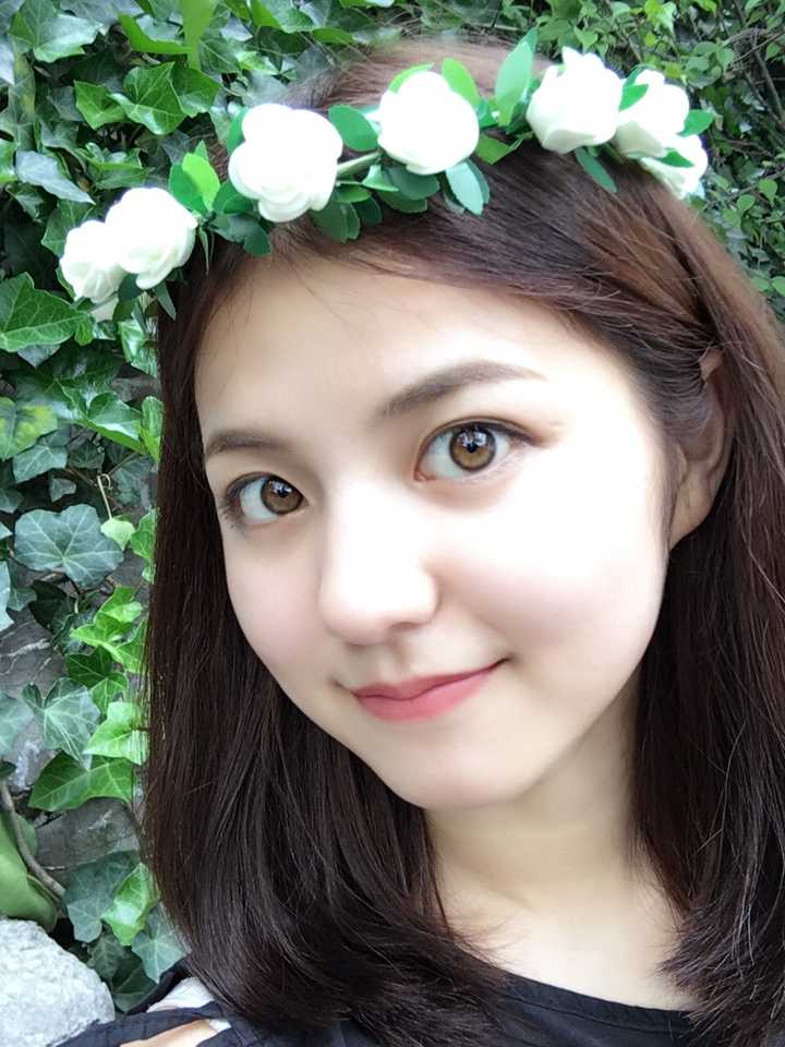 从小到大都会被说哇你是不是戴了美瞳,你眼睛怎么这么大,你是混血吗