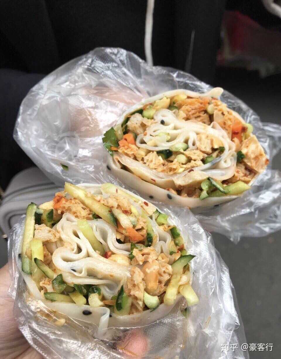 家乡美食# 河南濮阳卷凉皮(老家叫裹凉皮) 一辈子都吃不够的凉皮