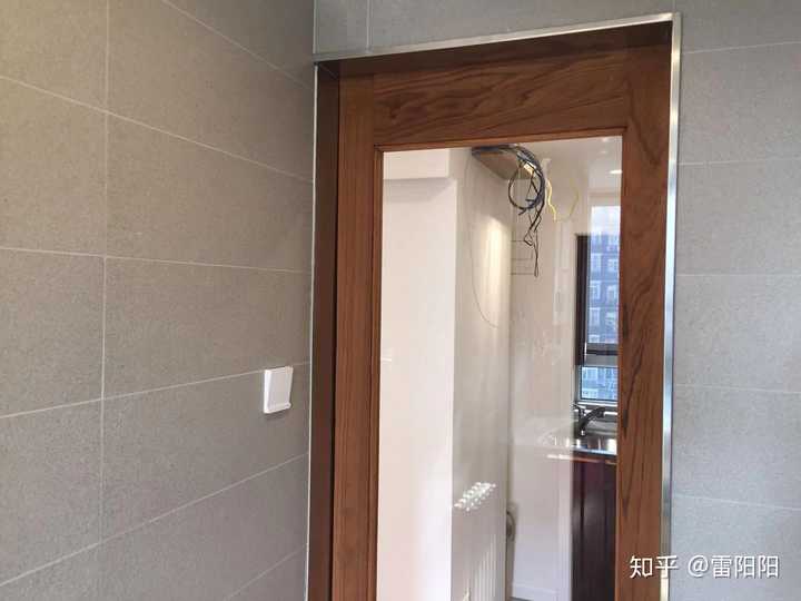 攒边装框的缅甸柚木玻璃门