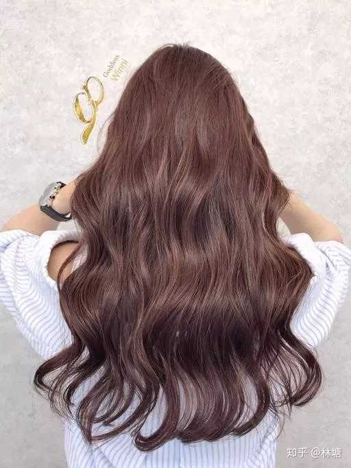 有什么显白,不用漂的发色推荐吗?