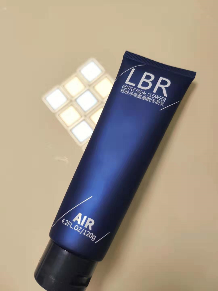 肤质可以一用) 最近想尝试脱离一下旁氏米萃,换来换去换到下面这款lbr