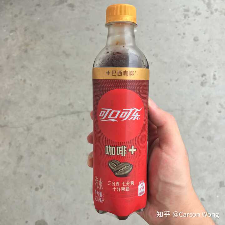 可以一起喝 可口可乐其实也是有咖啡味的 包括国内的娃哈哈在2006年