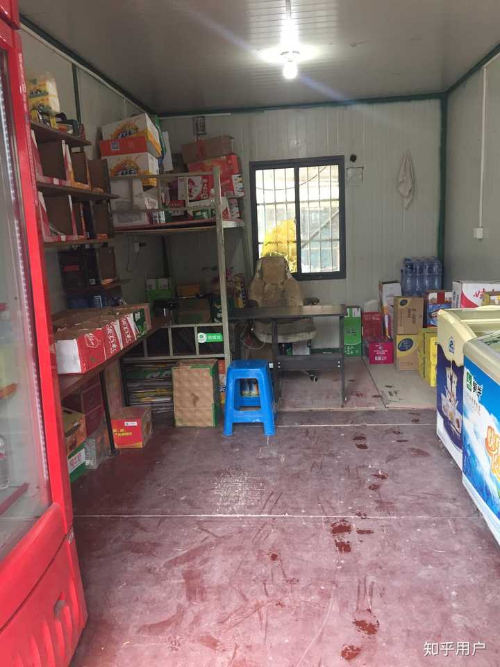 论工地门卫设立位置的问题