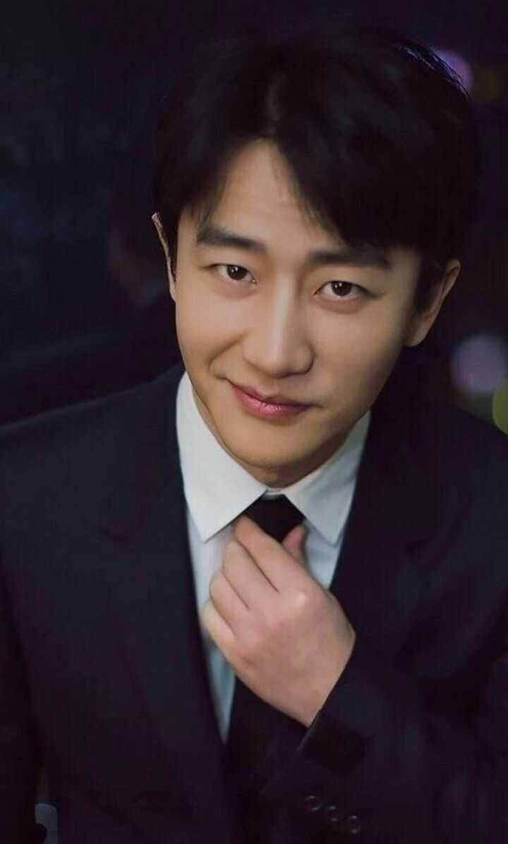 现在亚洲有哪些气质超群的男明星?