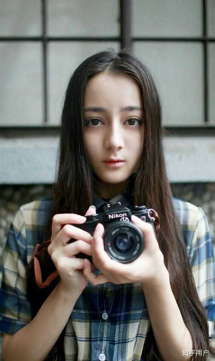 如何评价迪丽热巴的身材?