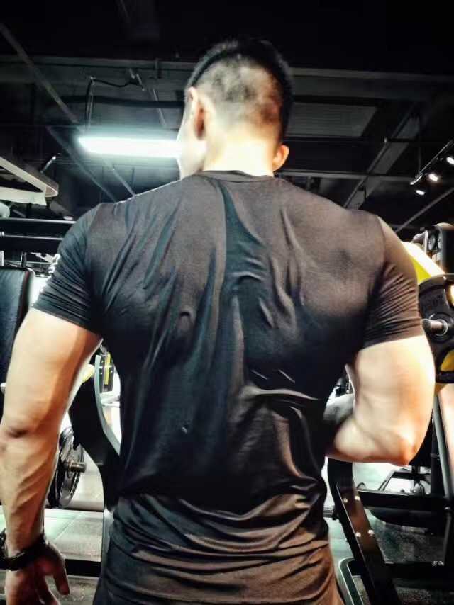 有一个常健身身材超棒的男友是什么样的体验?