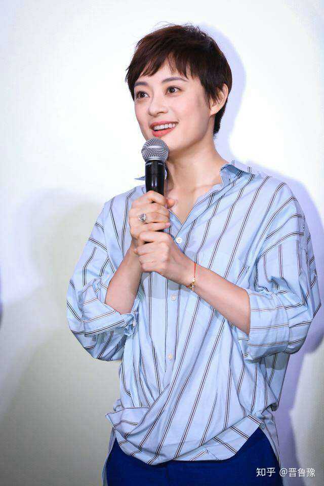 满面笑容的孙俪出席活动.