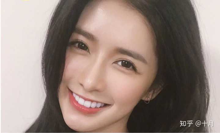 女孩子怎么变得大方且有气质?