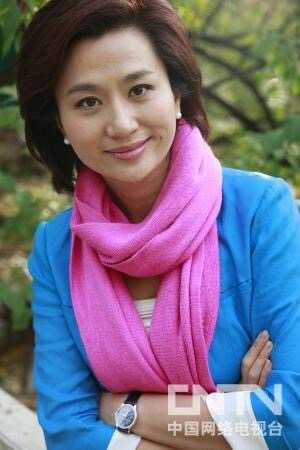 只见过经蓓,就是那个央视的主持人.