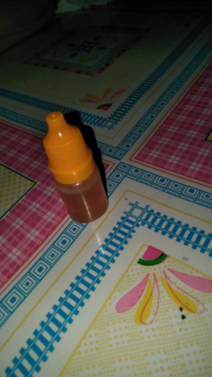 有种眼药水黄色的 五十一瓶,是真的假的,说对治疗近视管用?