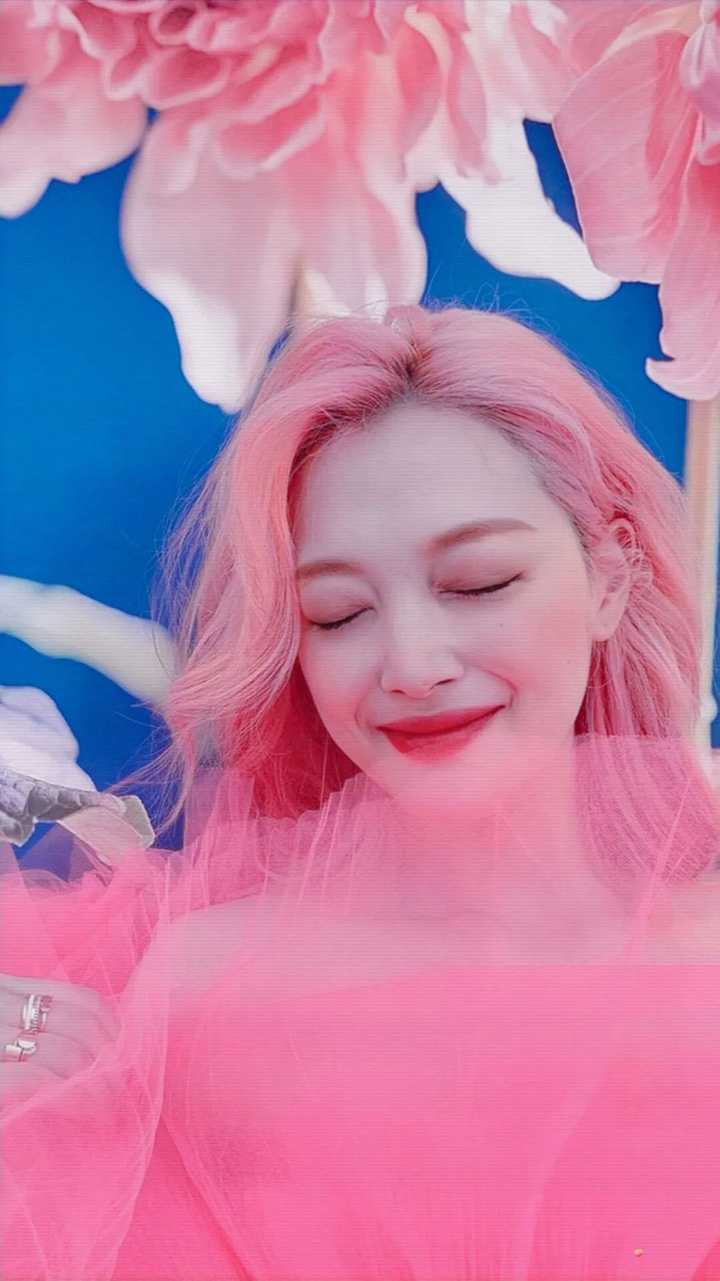 崔雪莉生前有哪些漂亮的写真,自拍照片?