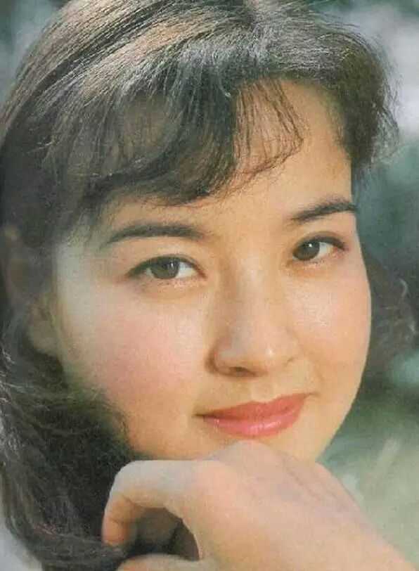 年 赵雅芝1954年 潘虹1954年 刘晓庆1955年 张伟欣1956年 邓婕1957年