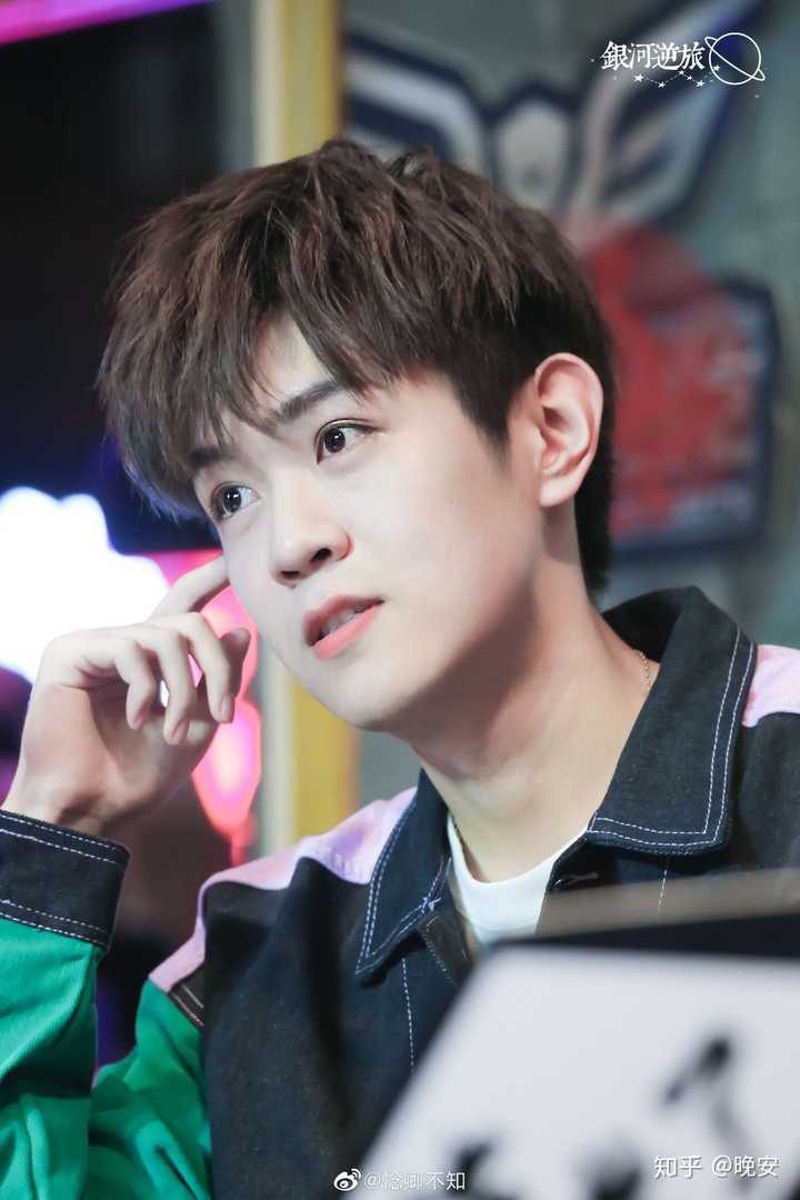 有没有那种不算特别火但是很帅的男艺人?