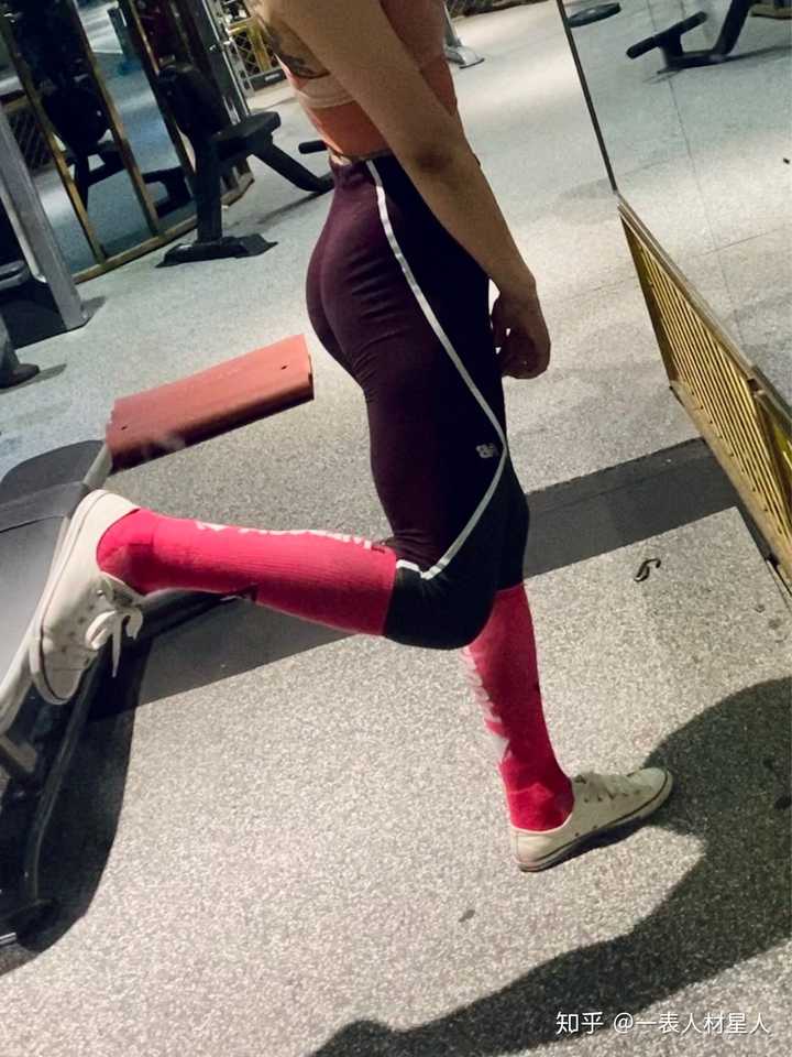 身高165cm体重102斤大腿围49cm大腿算胖吗