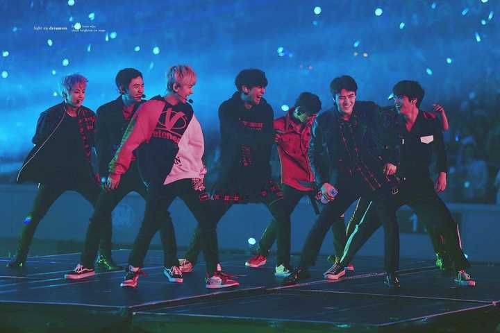 但一想到不是巅峰了我还是抢不到演唱会门票,达不到去签售会的要求,我