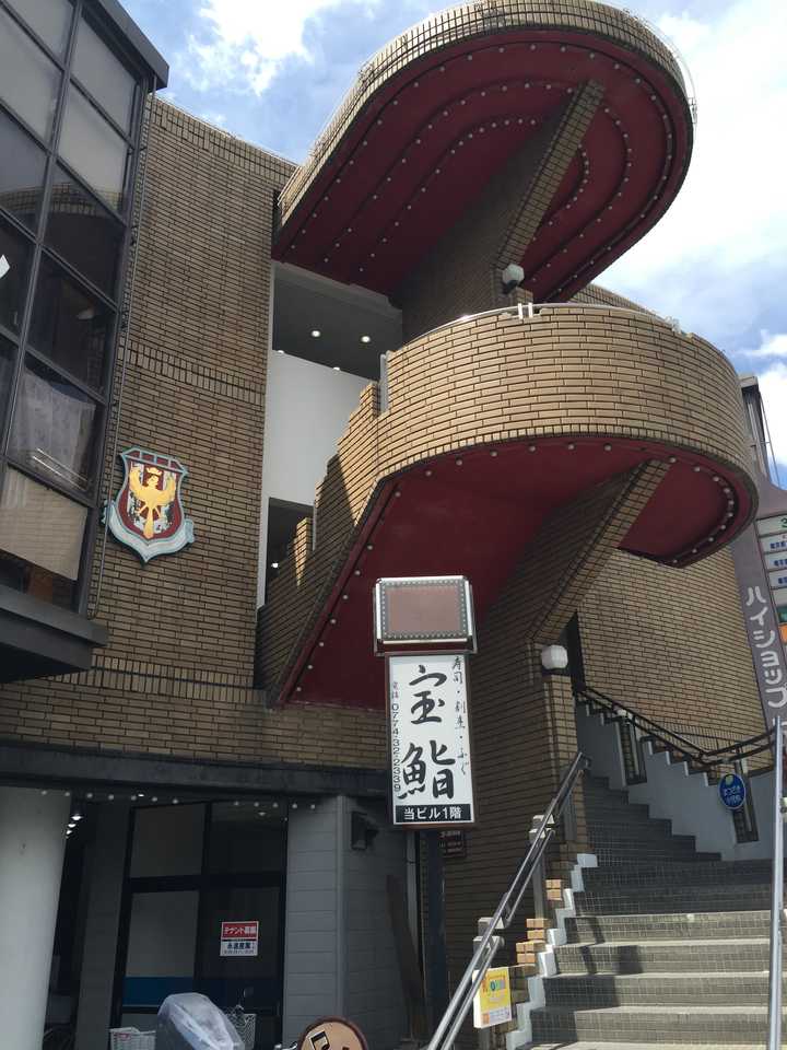 上面是京都动画商店,里面卖的东西其实很少,主要是卖情怀