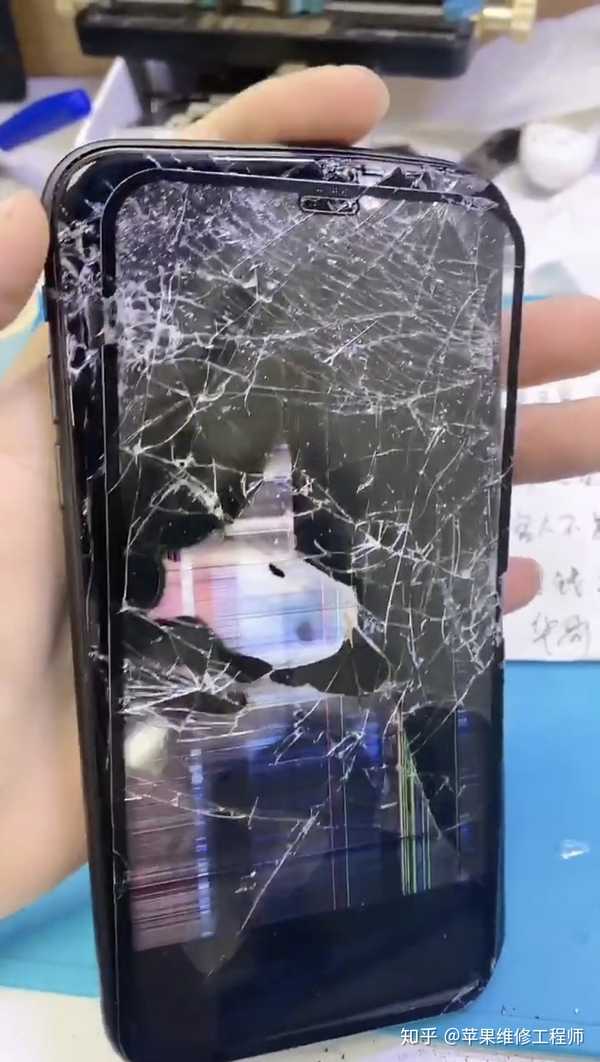 苹果维修工程师 的想法: 搞掂了一台重摔的iphone11,可以交差