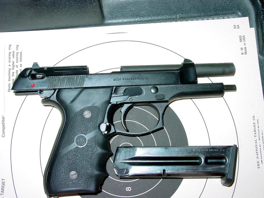 基本上都不缺外国枪 有一些外国枪还有制式名称 比如sig p226被叫做mk