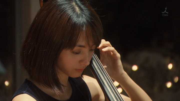 想必看过最近大热的四重奏,想必也跟我一样被里面的满岛光惊艳到了