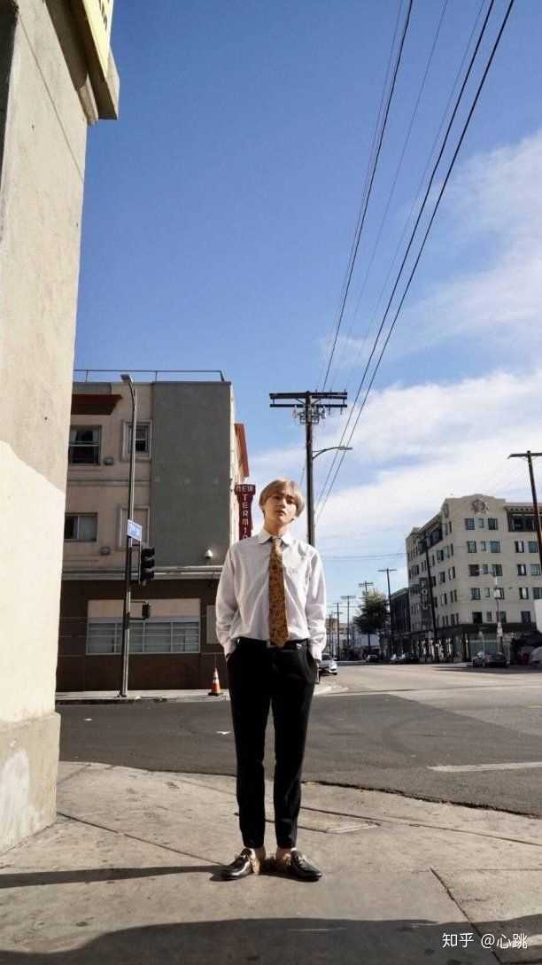 身高176体重138左右男生皮肤偏黑身材好穿衣搭配该怎样入手