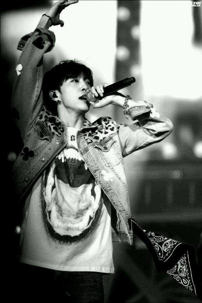 方容国,高中时期因为想让父母同意他当歌手考到了全校第一,在b.a.