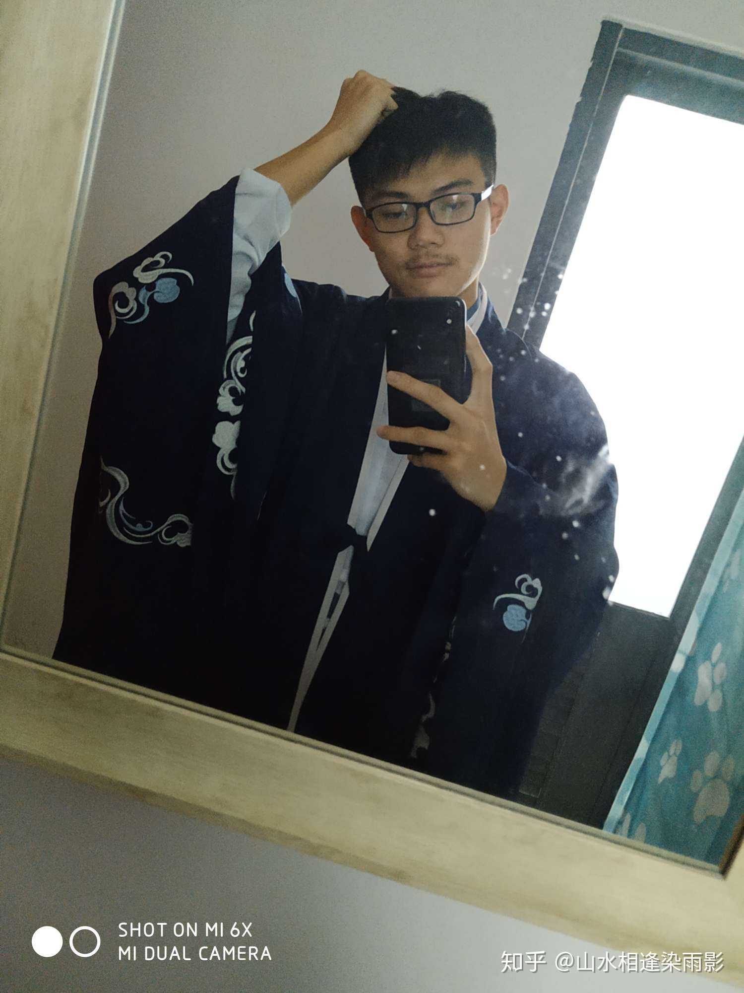 可以接受男生用剪刀修剪自己的胡须吗