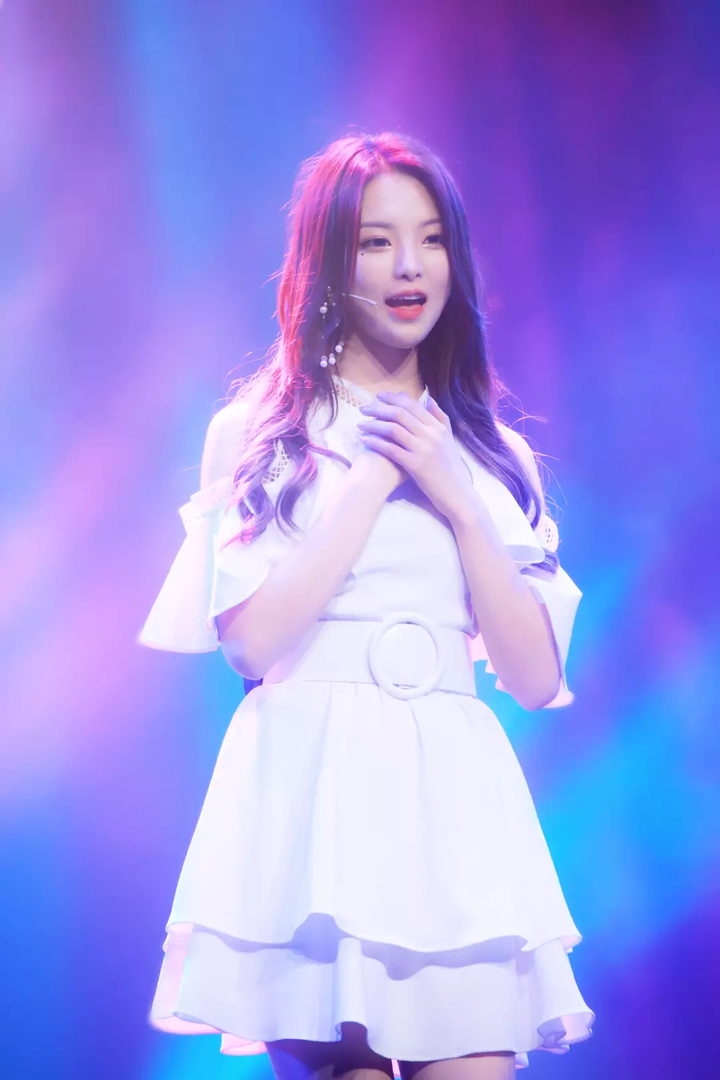 如何评价火箭少女101成员杨超越12月1日成都首唱会的表现?