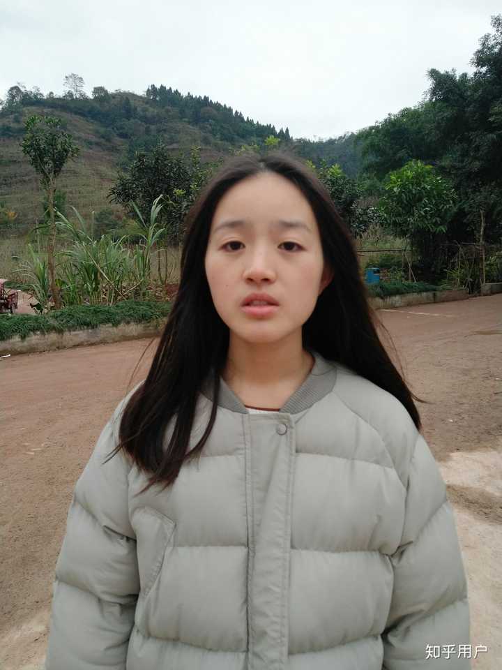 一脸苦相的容貌有何特征?