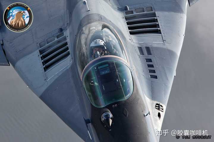 為什麼蘇 27 系列戰鬥機機炮炮口附近都是有「補丁」的?