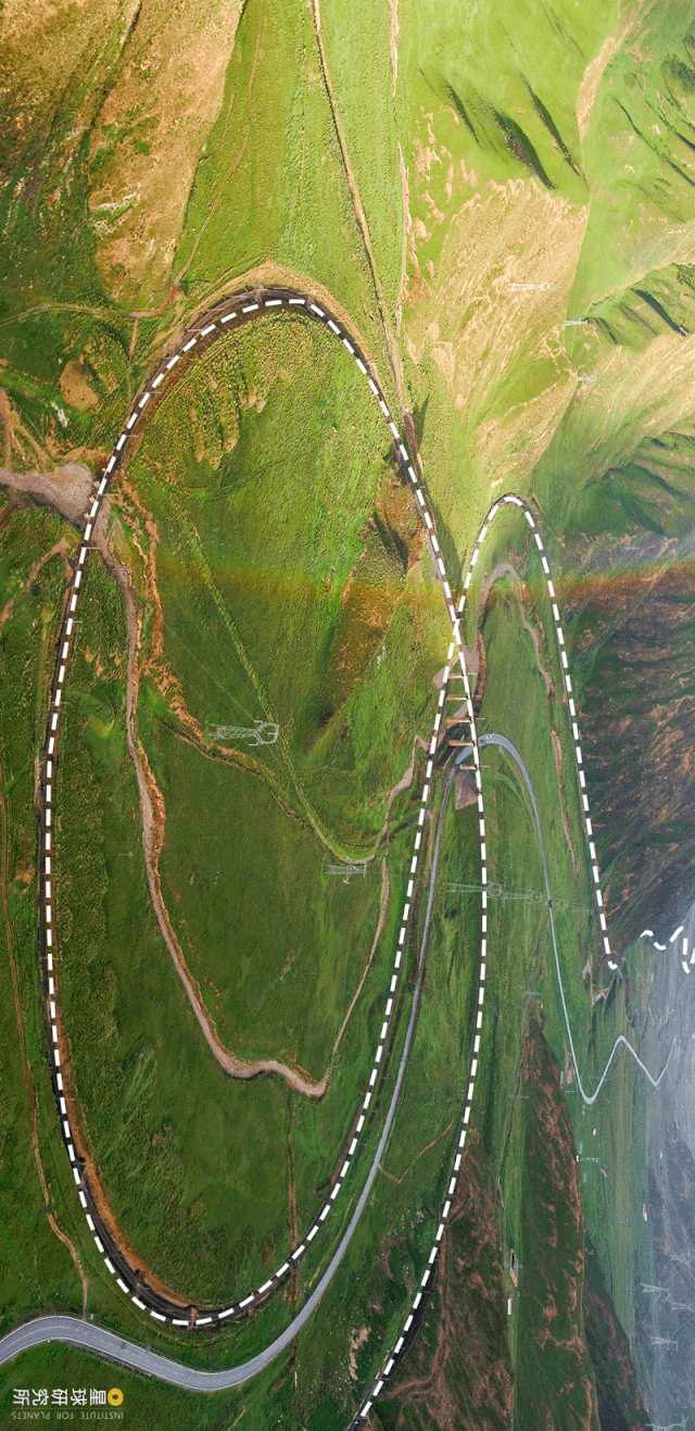 气势恢宏的关角展线,摄影师@王璐