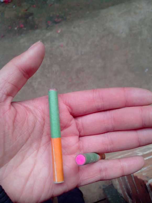 玩过三响炮吗? 找不到图片,下图是双响的.