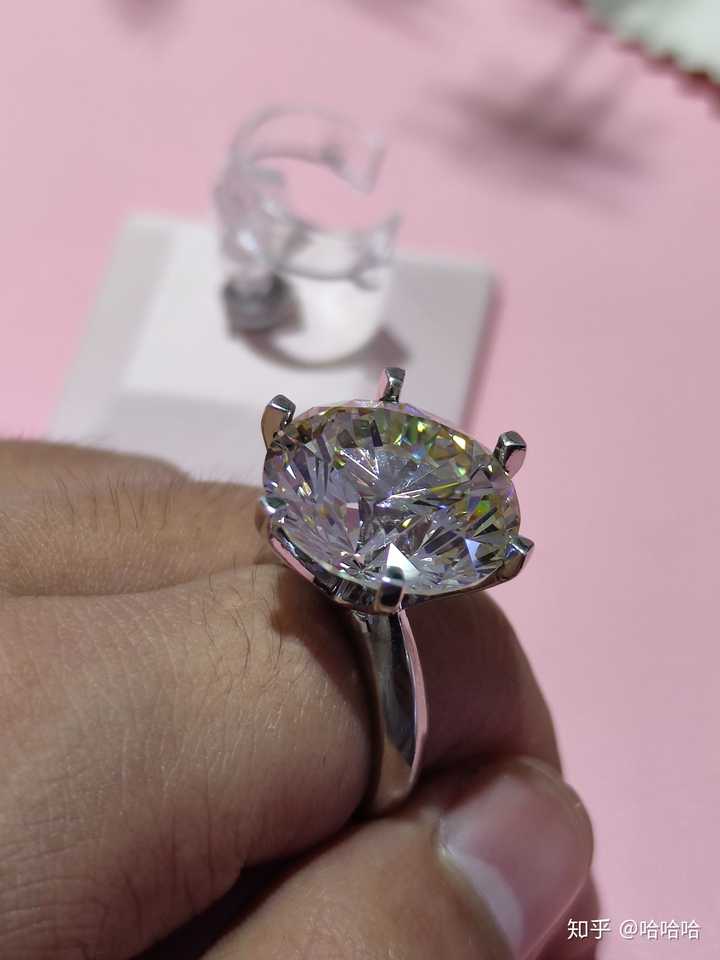 67写回答钻戒买一个21克拉的砖石戒指需要多少钱?