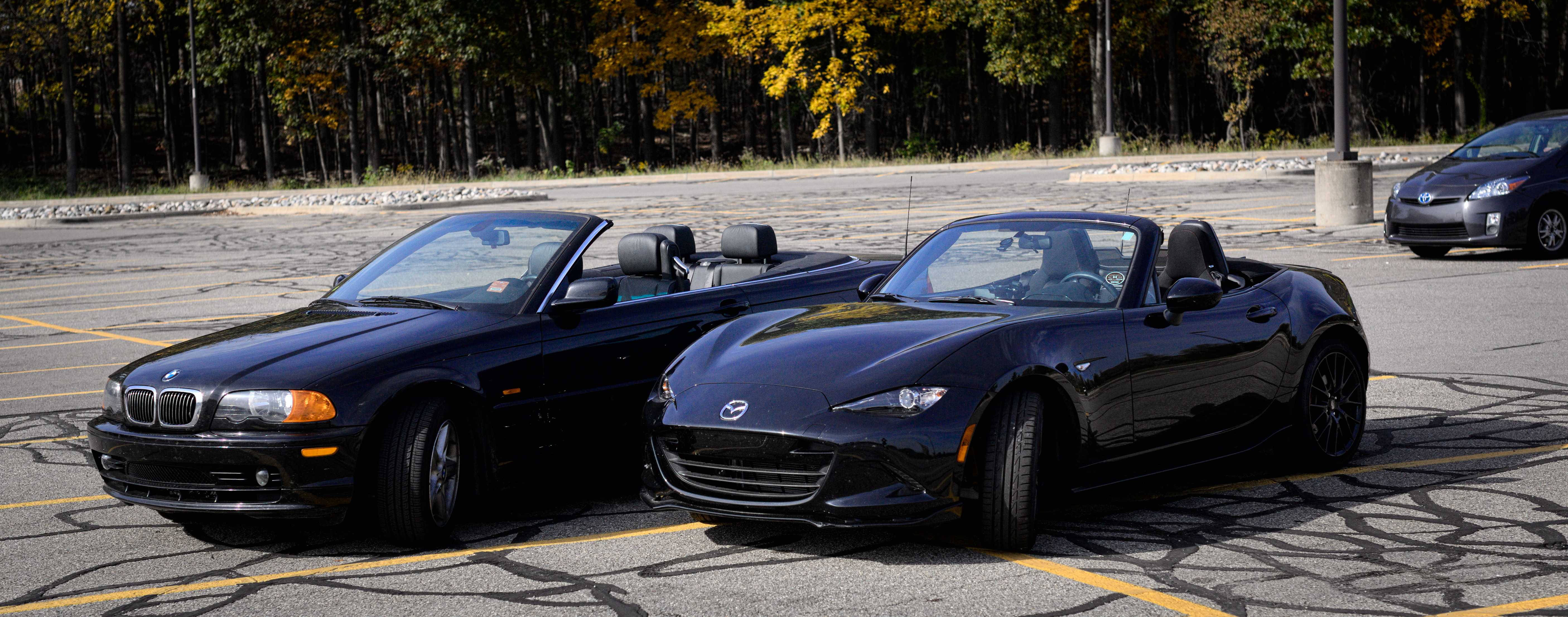 我的朋友 @王xx 有一匹烈马 mustang gt,还有一匹小马——mx5 miata