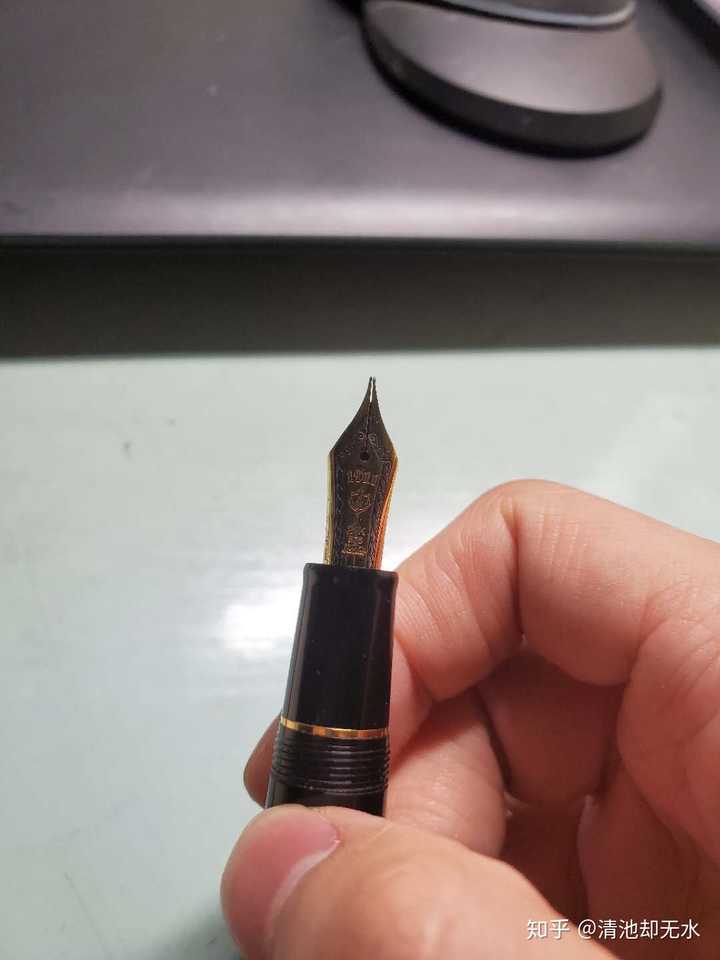 不小心弄坏了朋友的钢笔,想赔他新的但是被他拒绝了怎么办?
