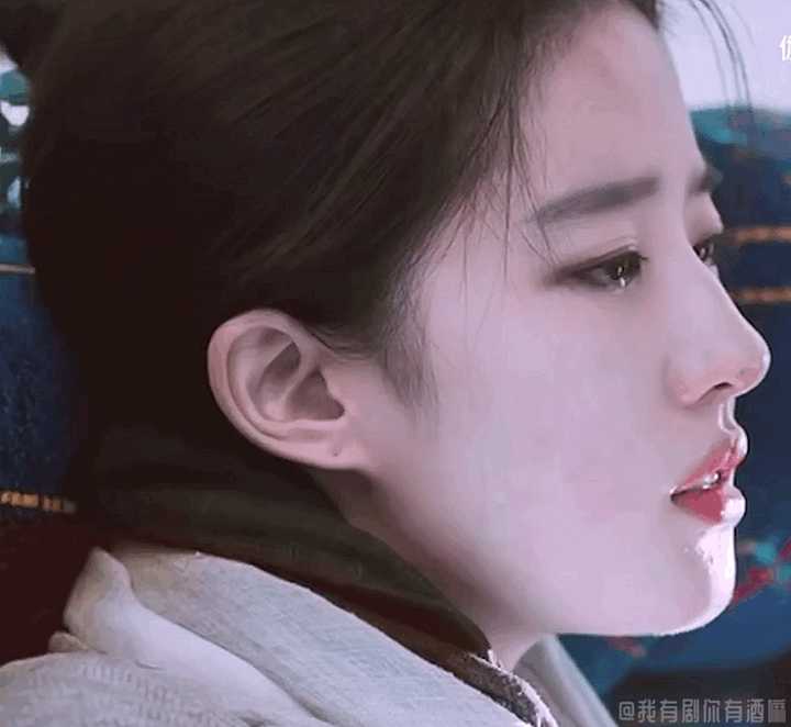 可以给我刘亦菲的一些神图吗?不要水印?