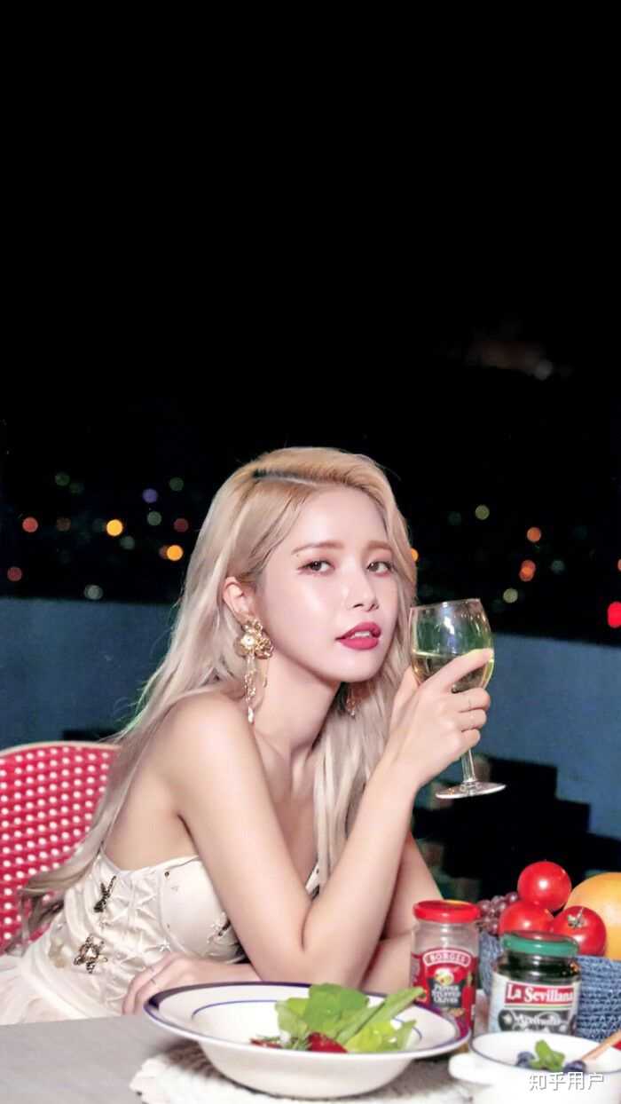 怎么评价mamamoo金容仙的颜?