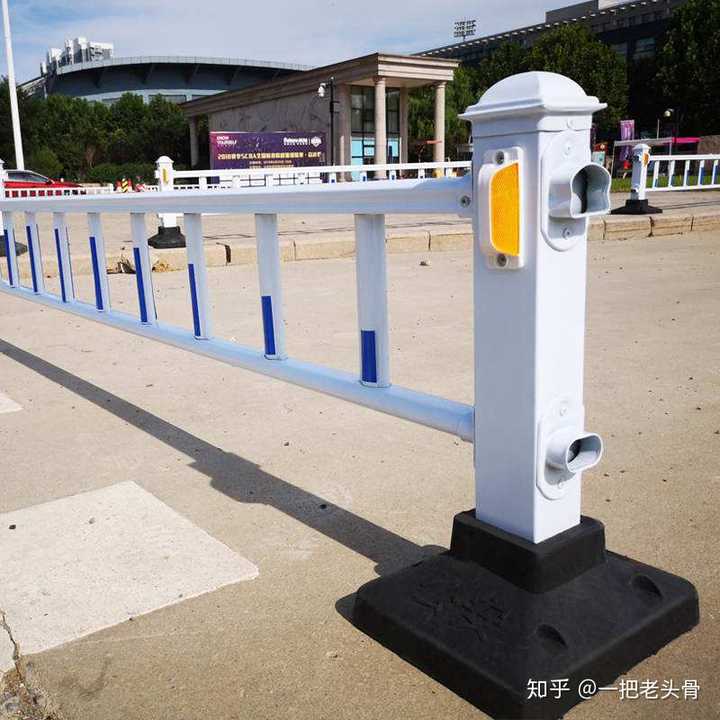 各位在骑自行车时有没有最接近死亡的一次啊?