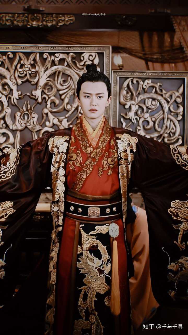 考古了大唐荣耀的广平王,很霸气有木有,那时候演技也很好了,后悔错过