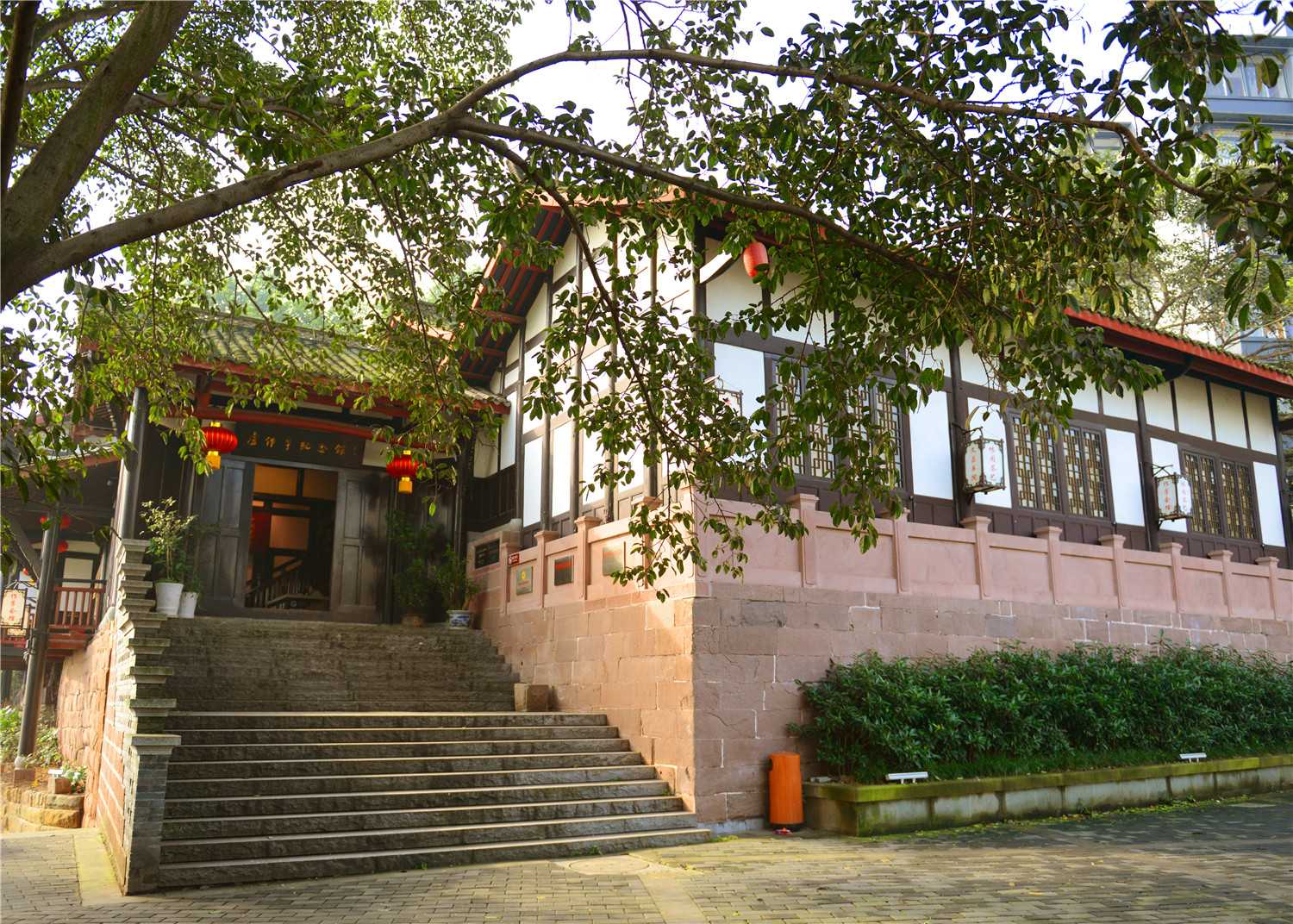 或者是对广受年轻人所喜爱的游戏动漫电竞文化感兴趣或卢作孚纪念馆