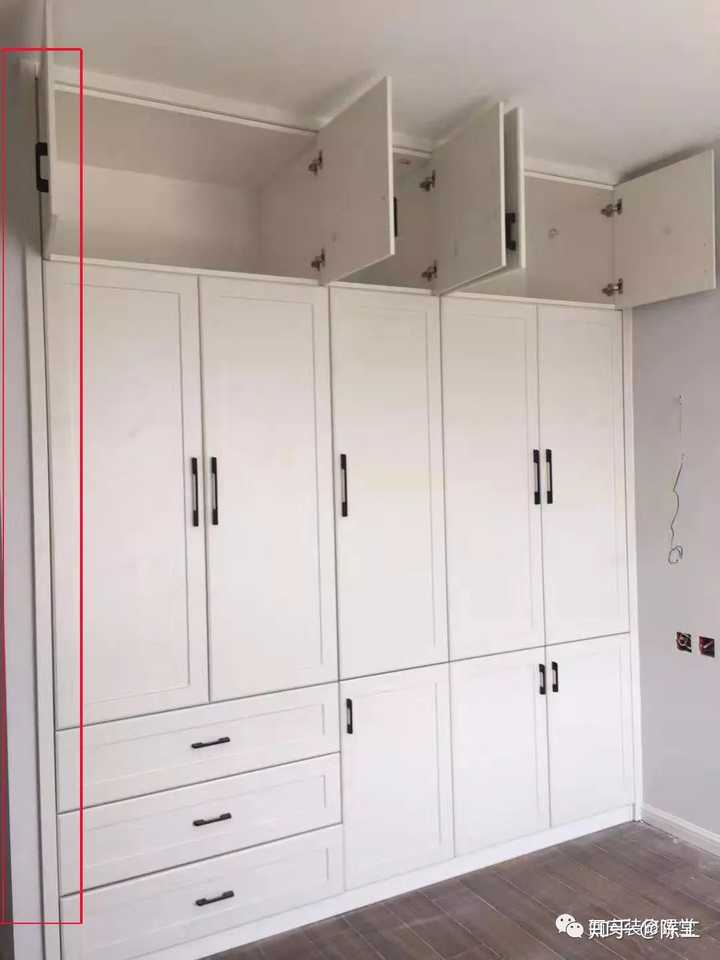 这个门套与衣柜之间的缝隙,怎么处理?