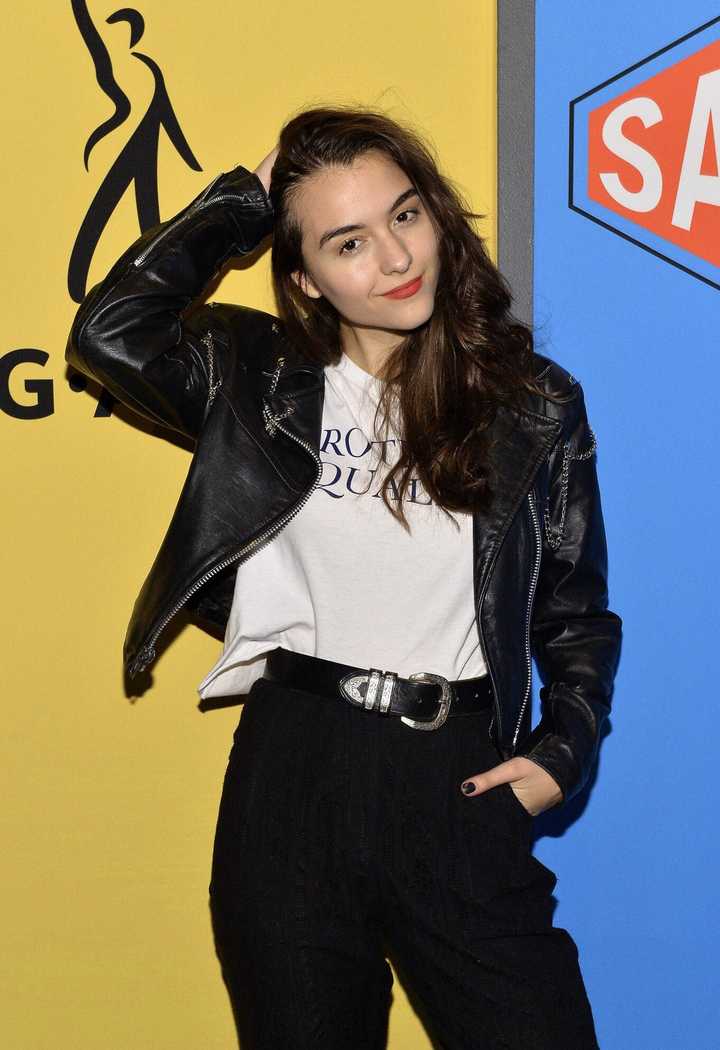 【3】quinn shepherd,在美剧《疑犯追踪》中饰演claire,因为造型有两