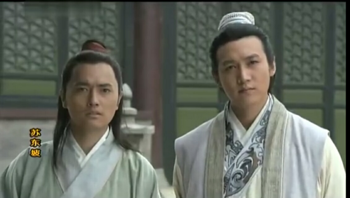 开玩笑,这是兄弟俩合照