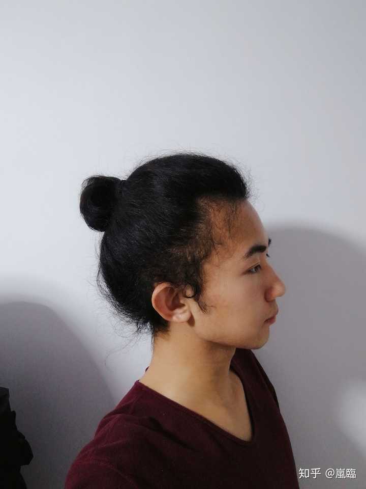 男生怎么扎头发会显得帅气