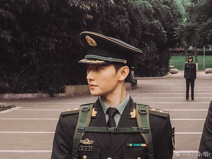 哪些男明星长的一脸正气?